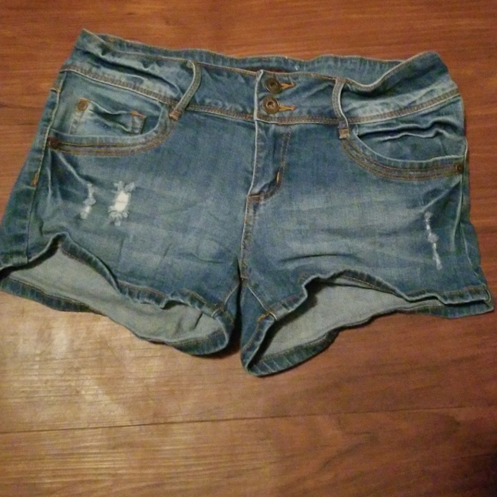 Frenzy Jean shorts